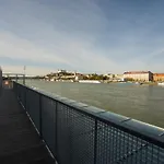 Hotel Sundeck - Party Boat