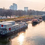 Sundeck - Party Boat