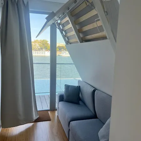 Sundeck - Party Boat Hotell 3*