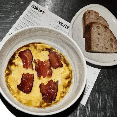 Sundeck - Party Boat Hotell Bratislava