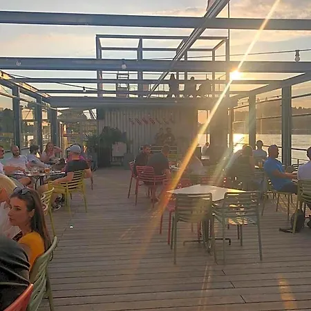 Hotel Sundeck - Party Boat 3*