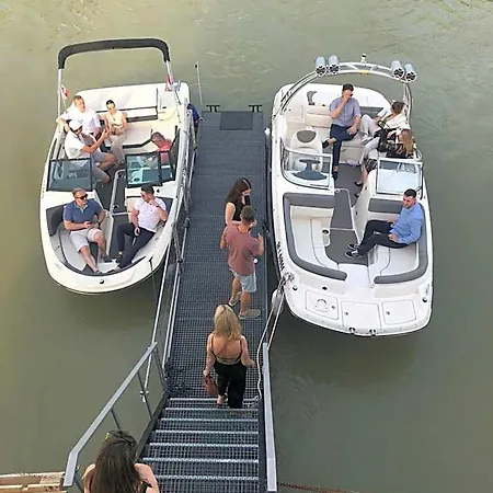 Hotel Sundeck - Party Boat 3*