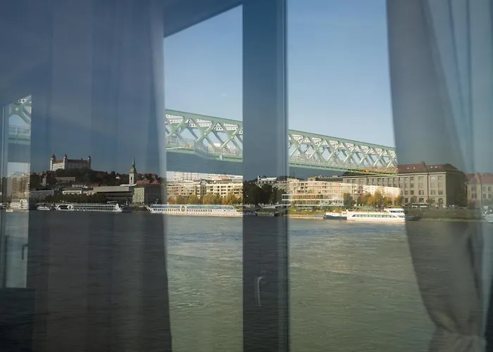 Sundeck - Party Boat Hotel Bratislava